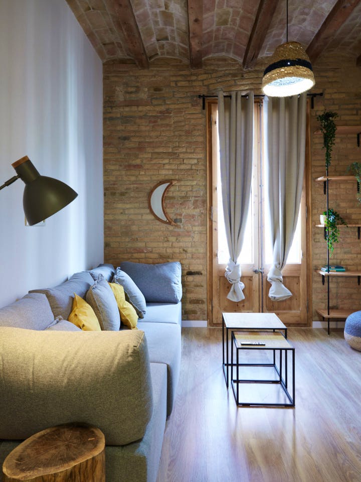  Large Ensuite Room E  -  Modern Coliving Community with Private Suites in Vibrant Eixample  - Gallery -  27