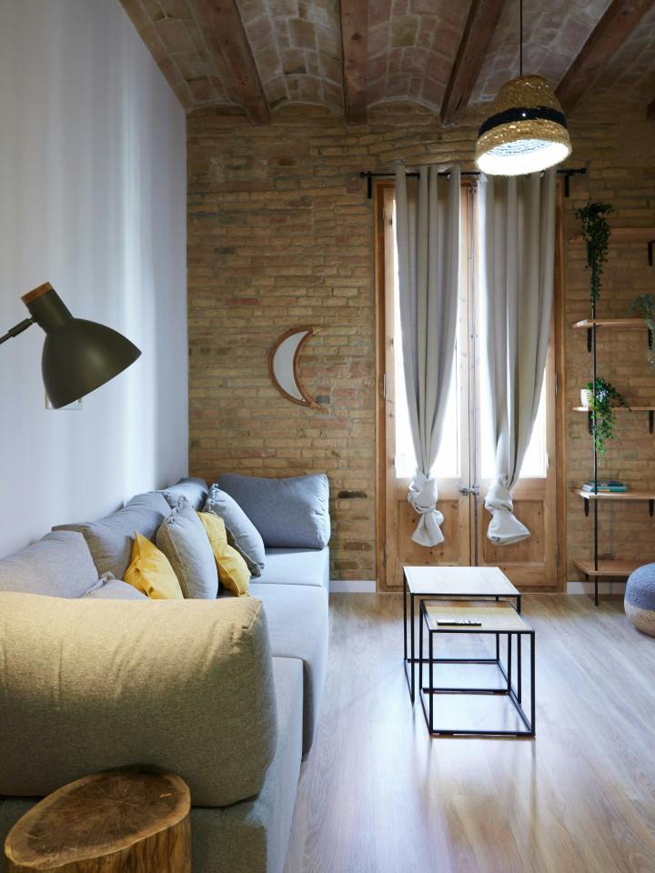 Large Ensuite Room E  -  Modern Coliving Community with Private Suites in Vibrant Eixample  - Gallery -  11