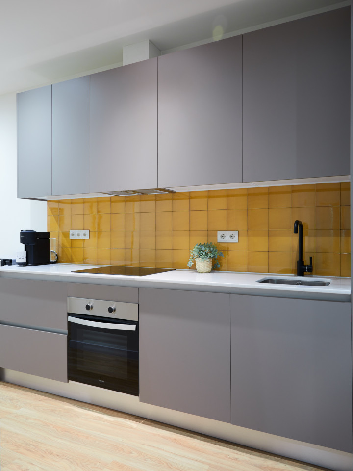  Large Ensuite Room E  -  Modern Coliving Community with Private Suites in Vibrant Eixample  - Gallery -  42