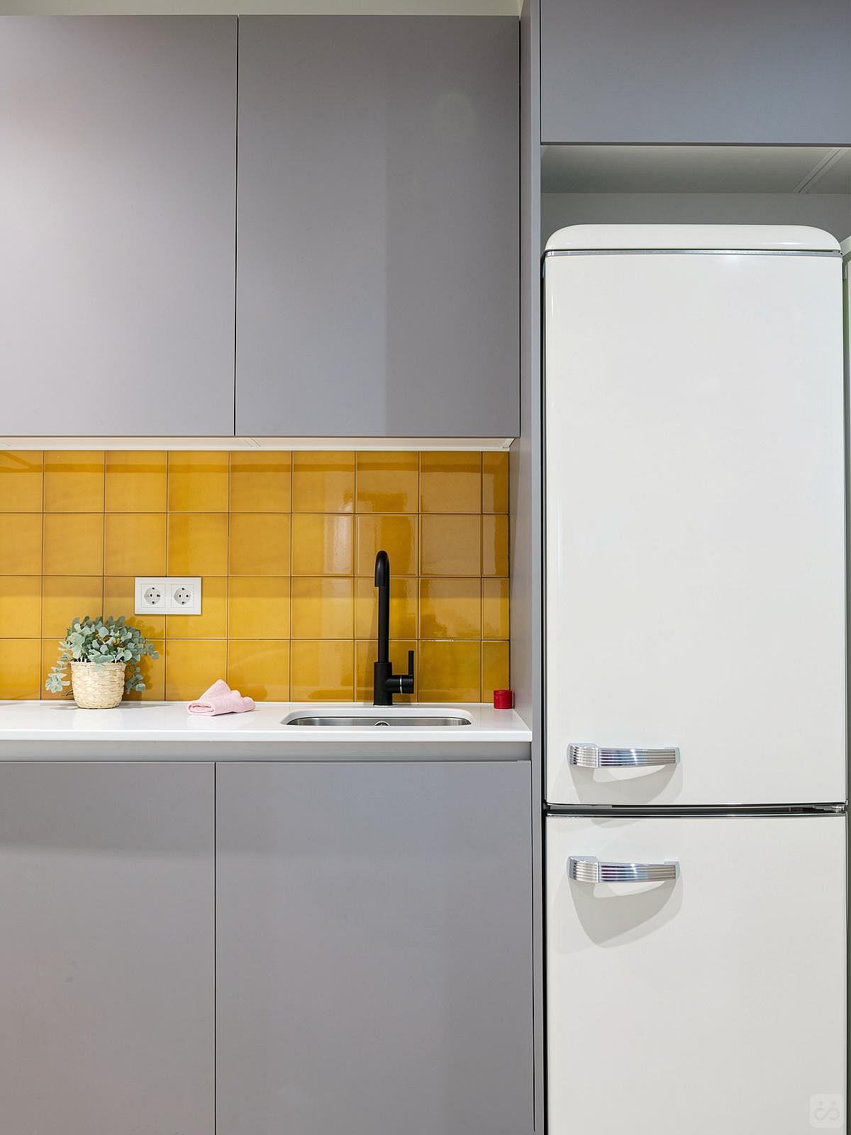  Large Ensuite Room E  -  Modern Coliving Community with Private Suites in Vibrant Eixample  - Gallery -  77