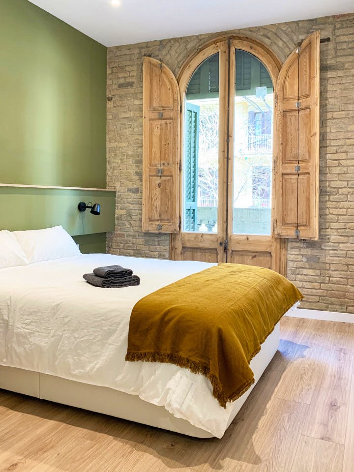  Large Ensuite Room 3A  -  Modern Coliving Community with Private Suites in Vibrant Eixample  - Gallery -  16