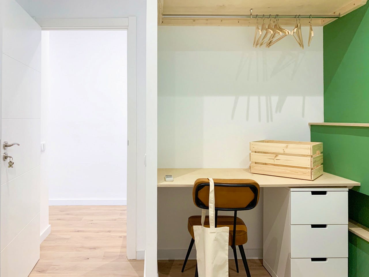  Medium Ensuite Room 3C  -  Modern Coliving Community with Private Suites in Vibrant Eixample  - Gallery -  14
