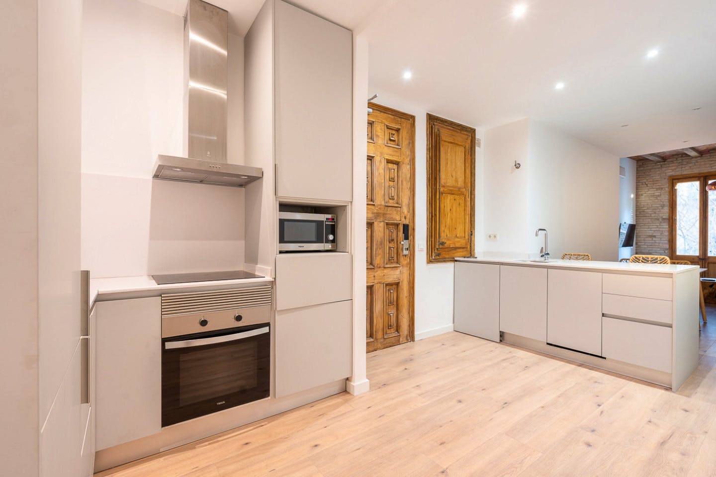  Double Ensuite Bedroom With Balcony 1A  -  Modern Coliving Community with Private Suites in Vibrant Eixample  - Gallery -  18