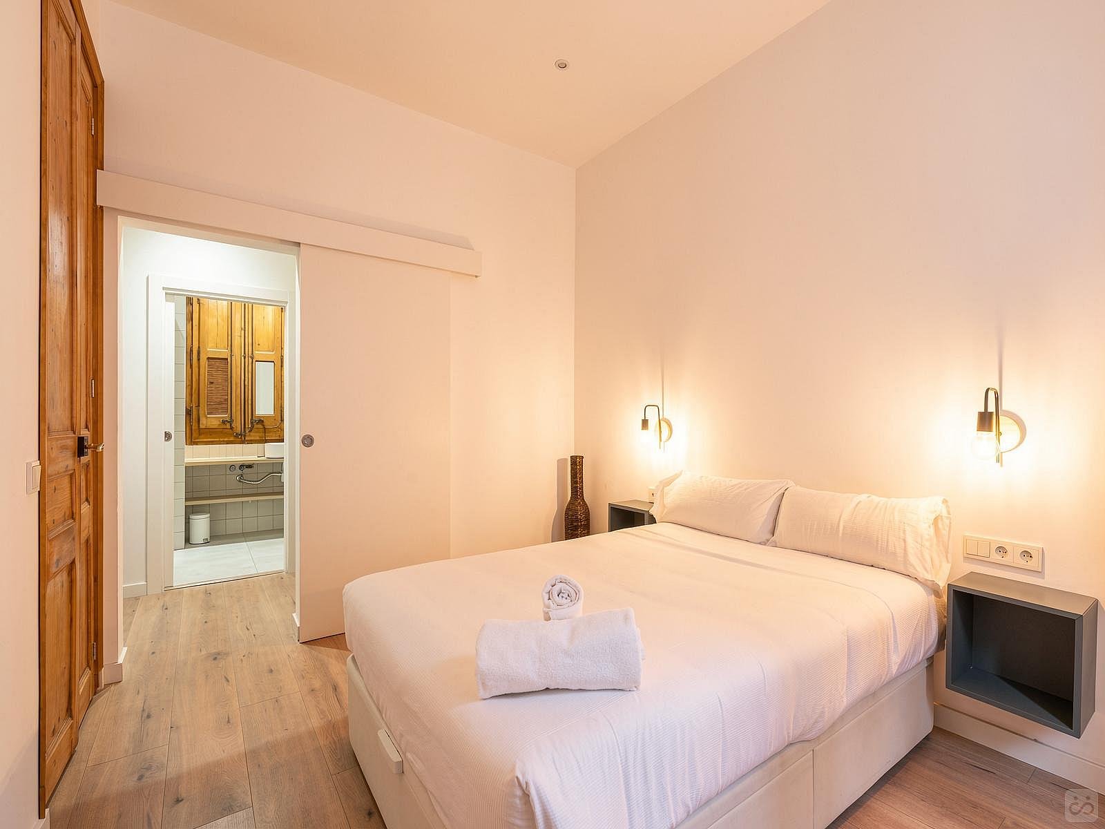  Double Ensuite Bedroom With Balcony 1A  -  Modern Coliving Community with Private Suites in Vibrant Eixample  - Gallery -  45