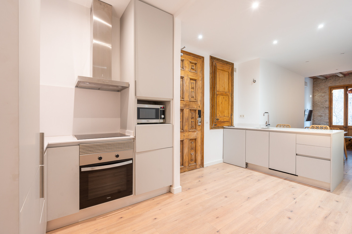  Double Ensuite Bedroom With Balcony 1A  -  Modern Coliving Community with Private Suites in Vibrant Eixample  - Gallery -  29