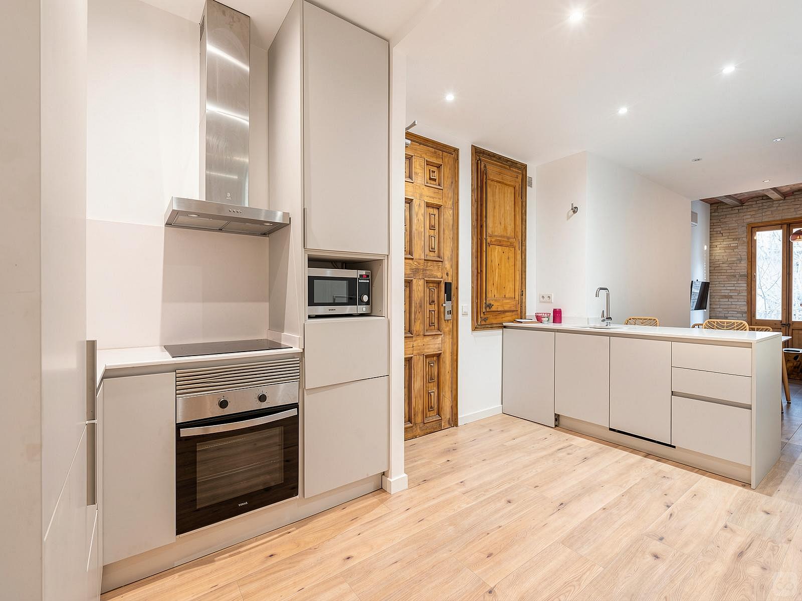  Double Ensuite Bedroom With Balcony 1A  -  Modern Coliving Community with Private Suites in Vibrant Eixample  - Gallery -  51