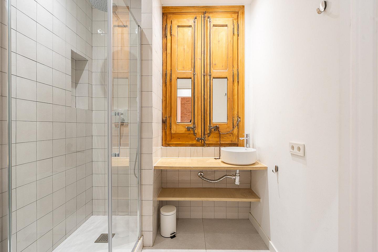  Double Ensuite Bedroom With Balcony 1A  -  Modern Coliving Community with Private Suites in Vibrant Eixample  - Gallery -  44