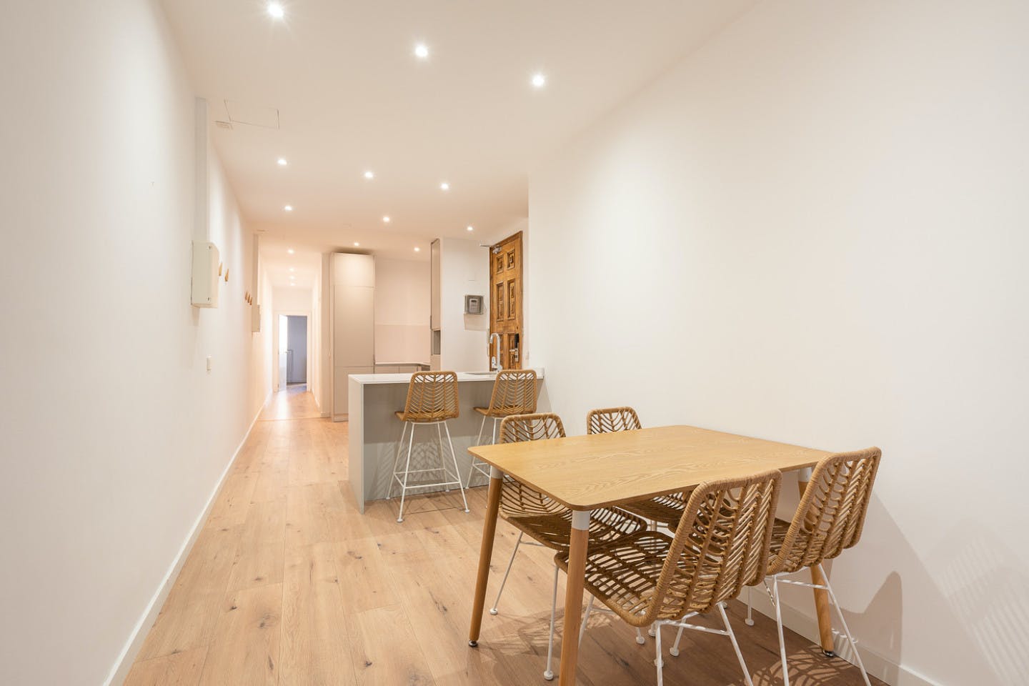  Double Ensuite Bedroom With Balcony 1A  -  Modern Coliving Community with Private Suites in Vibrant Eixample  - Gallery -  5