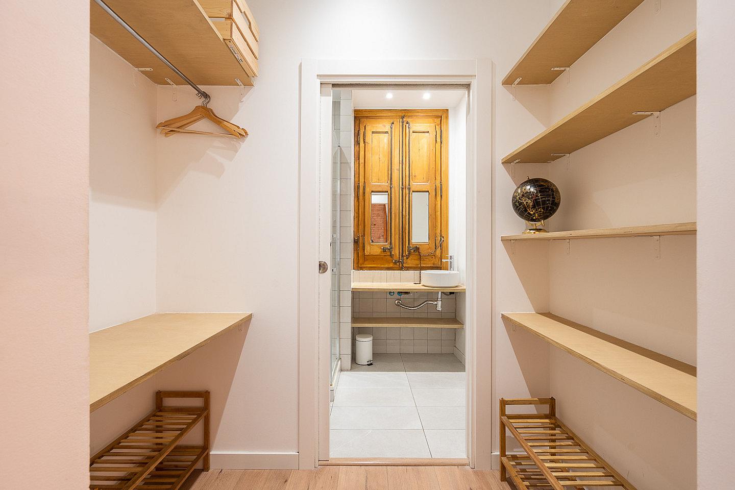  Double Ensuite Bedroom With Balcony 1A  -  Modern Coliving Community with Private Suites in Vibrant Eixample  - Gallery -  36
