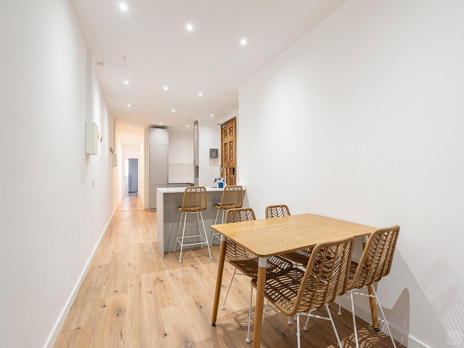  Double Ensuite Bedroom With Balcony 1A  -  Modern Coliving Community with Private Suites in Vibrant Eixample  - Gallery -  48