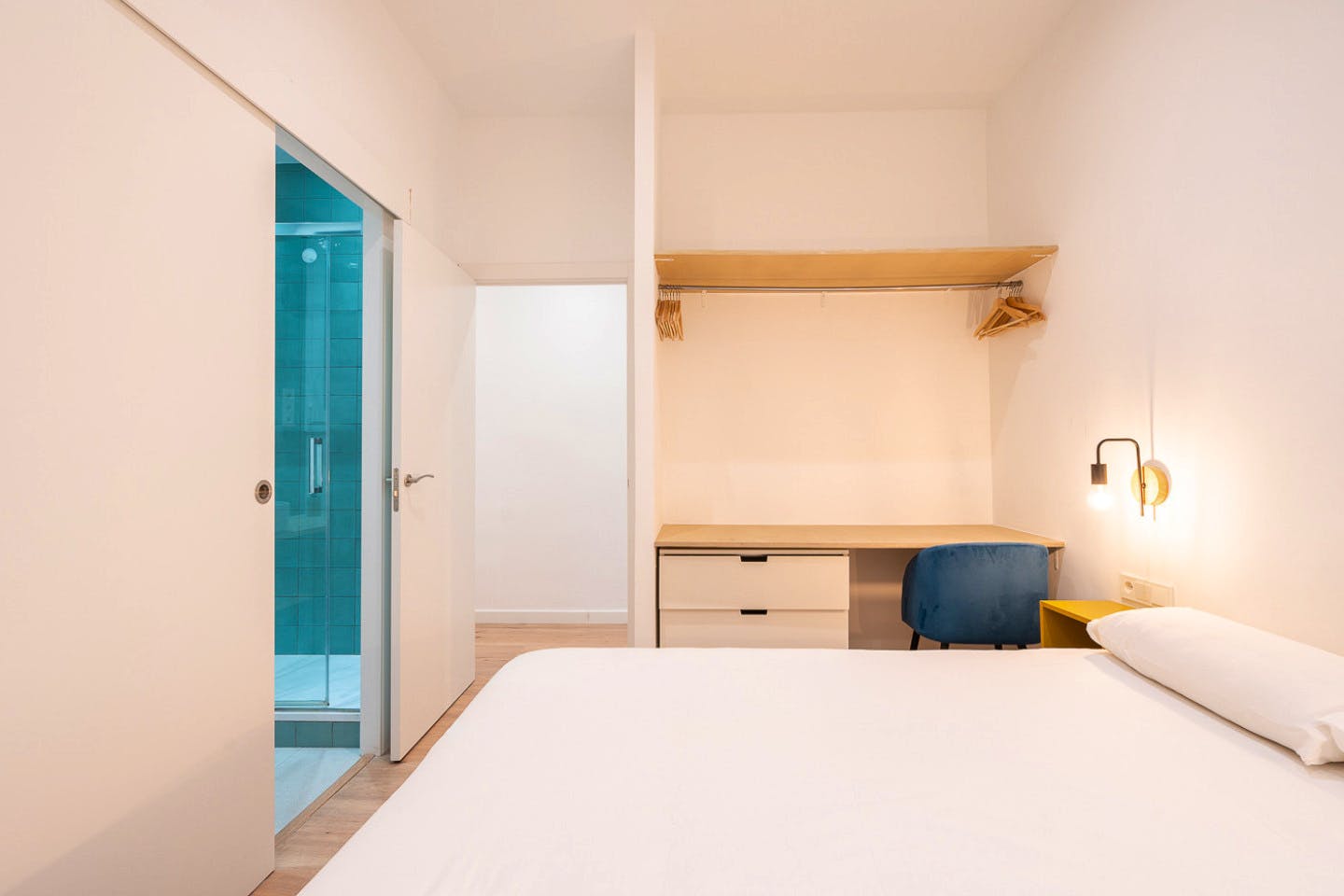  Double Ensuite Bedroom 1B  -  Modern Coliving Community with Private Suites in Vibrant Eixample  - Gallery -  12