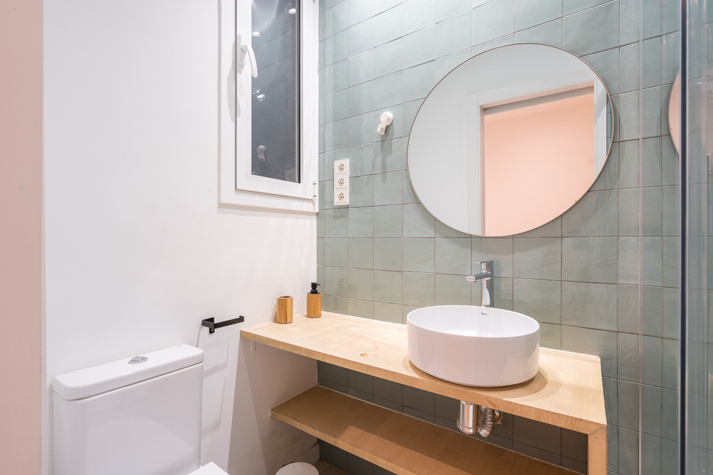  Double Ensuite Bedroom 1B  -  Modern Coliving Community with Private Suites in Vibrant Eixample  - Gallery -  32