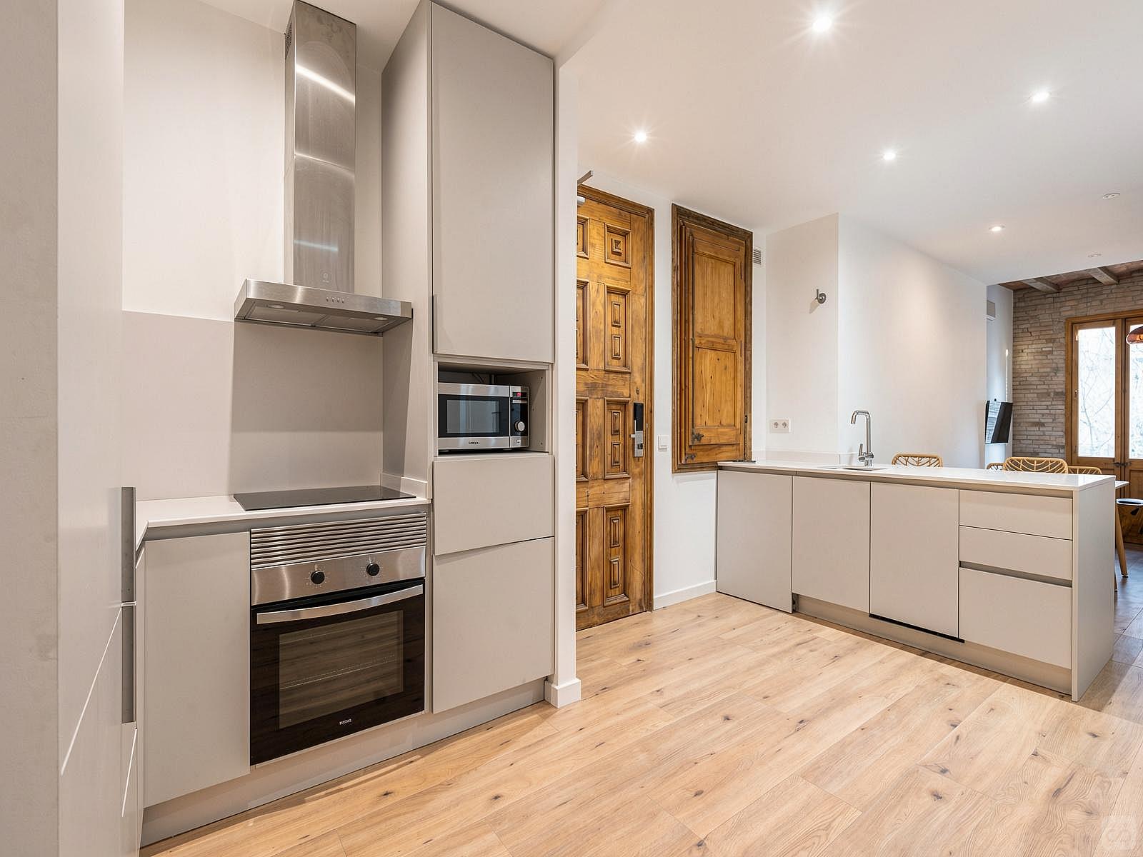  Double Ensuite Bedroom 1B  -  Modern Coliving Community with Private Suites in Vibrant Eixample  - Gallery -  50