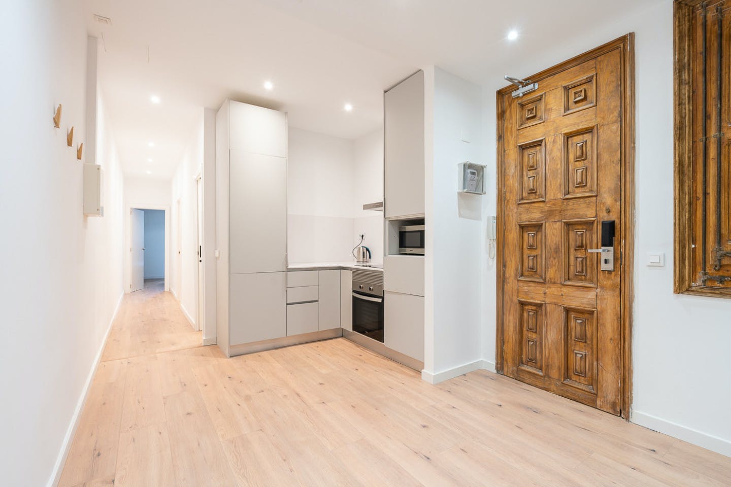  Double Ensuite Bedroom 1B  -  Modern Coliving Community with Private Suites in Vibrant Eixample  - Gallery -  7