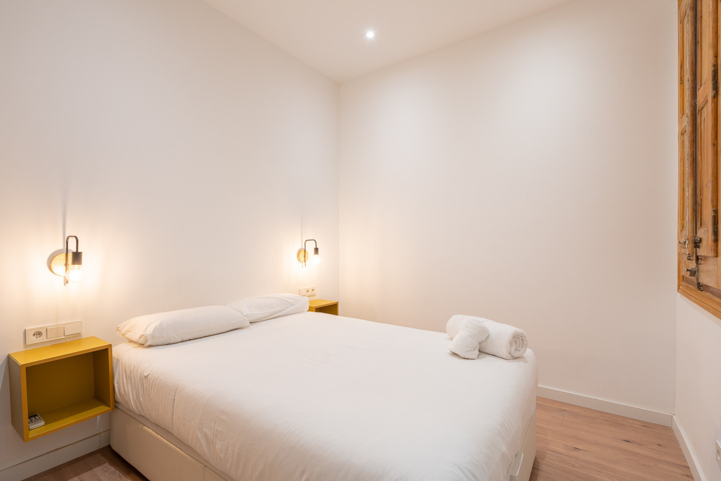  Double Ensuite Bedroom 1B  -  Modern Coliving Community with Private Suites in Vibrant Eixample  - Gallery -  25