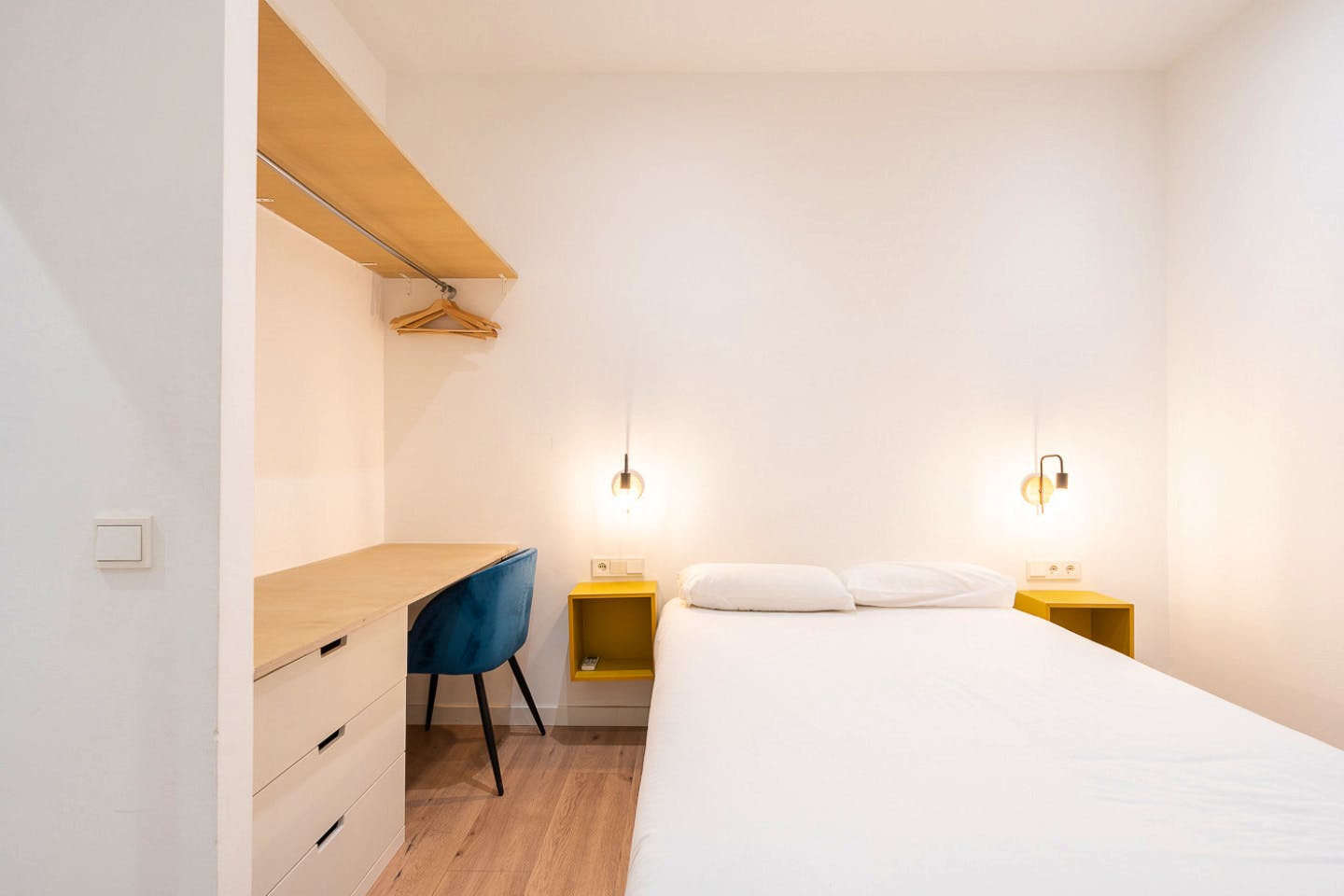  Double Ensuite Bedroom 1B  -  Modern Coliving Community with Private Suites in Vibrant Eixample  - Gallery -  13