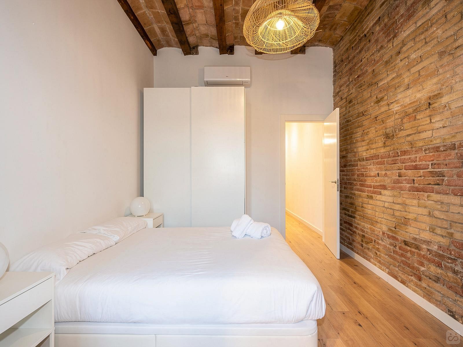  Double Ensuite Bedroom With Gallery 1C  -  Modern Coliving Community with Private Suites in Vibrant Eixample  - Gallery -  60