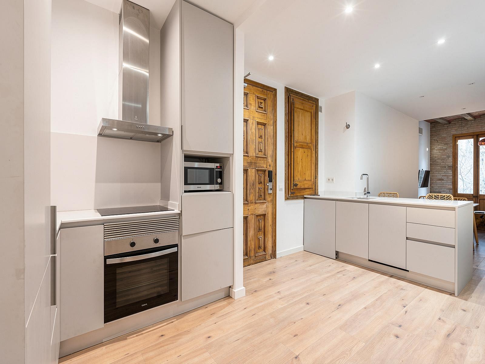  Double Ensuite Bedroom With Gallery 1C  -  Modern Coliving Community with Private Suites in Vibrant Eixample  - Gallery -  64