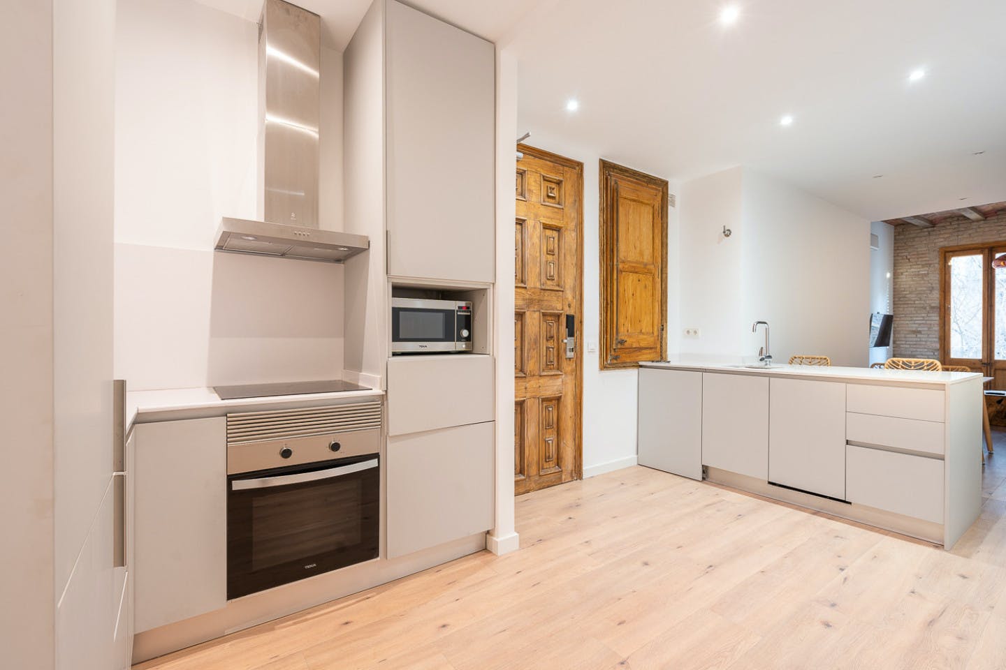  Double Ensuite Bedroom With Gallery 1C  -  Modern Coliving Community with Private Suites in Vibrant Eixample  - Gallery -  10