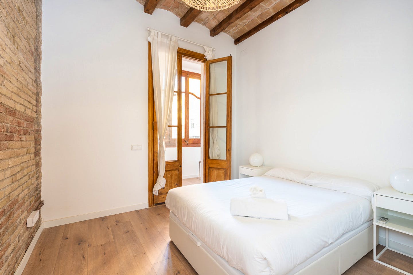  Double Ensuite Bedroom With Gallery 1C  -  Modern Coliving Community with Private Suites in Vibrant Eixample  - Gallery -  16