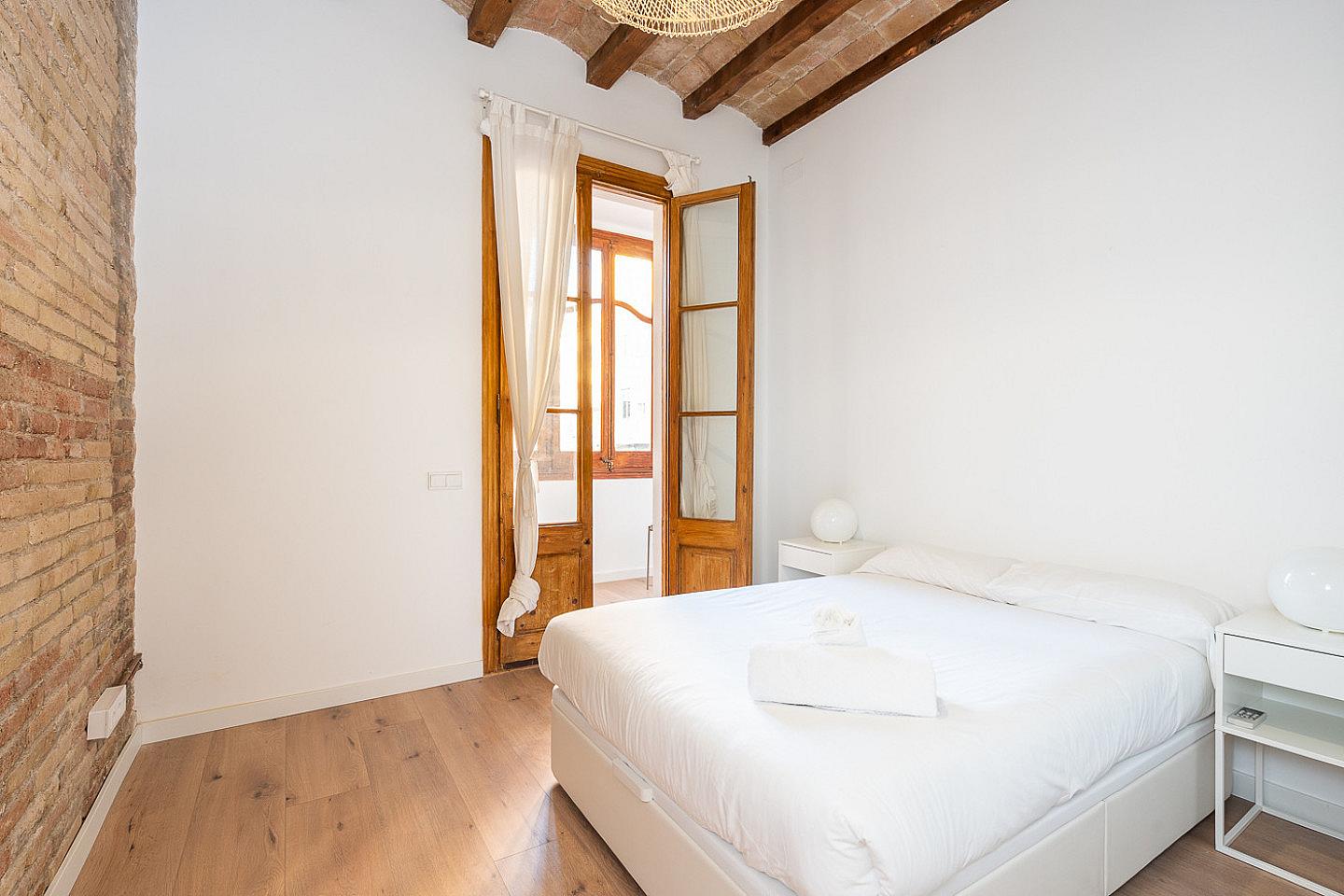  Double Ensuite Bedroom With Gallery 1C  -  Modern Coliving Community with Private Suites in Vibrant Eixample  - Gallery -  44