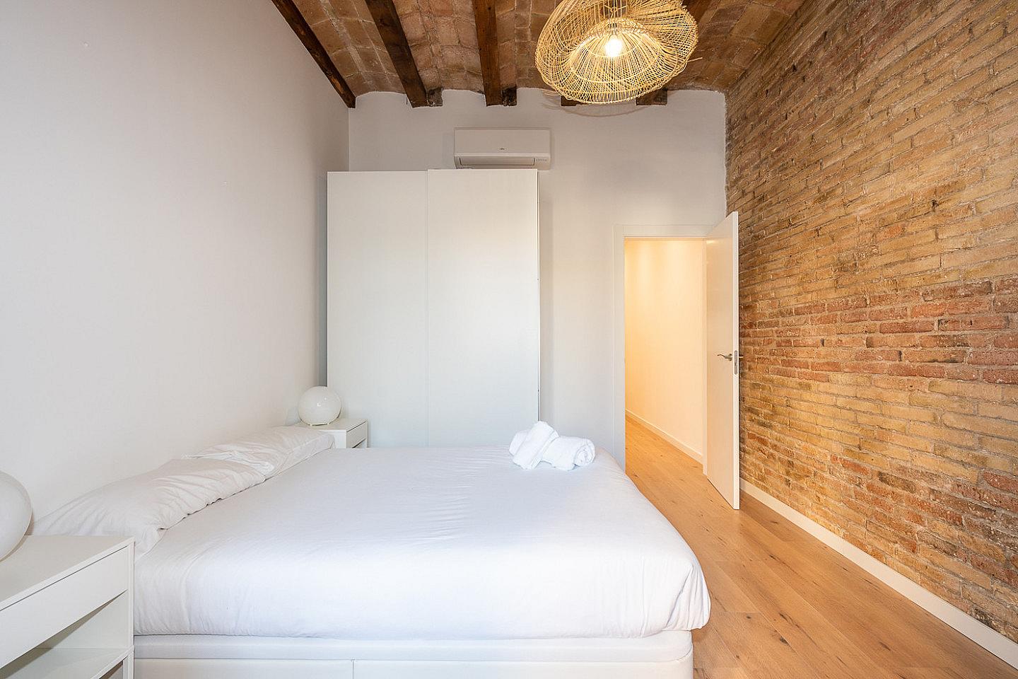  Double Ensuite Bedroom With Gallery 1C  -  Modern Coliving Community with Private Suites in Vibrant Eixample  - Gallery -  46