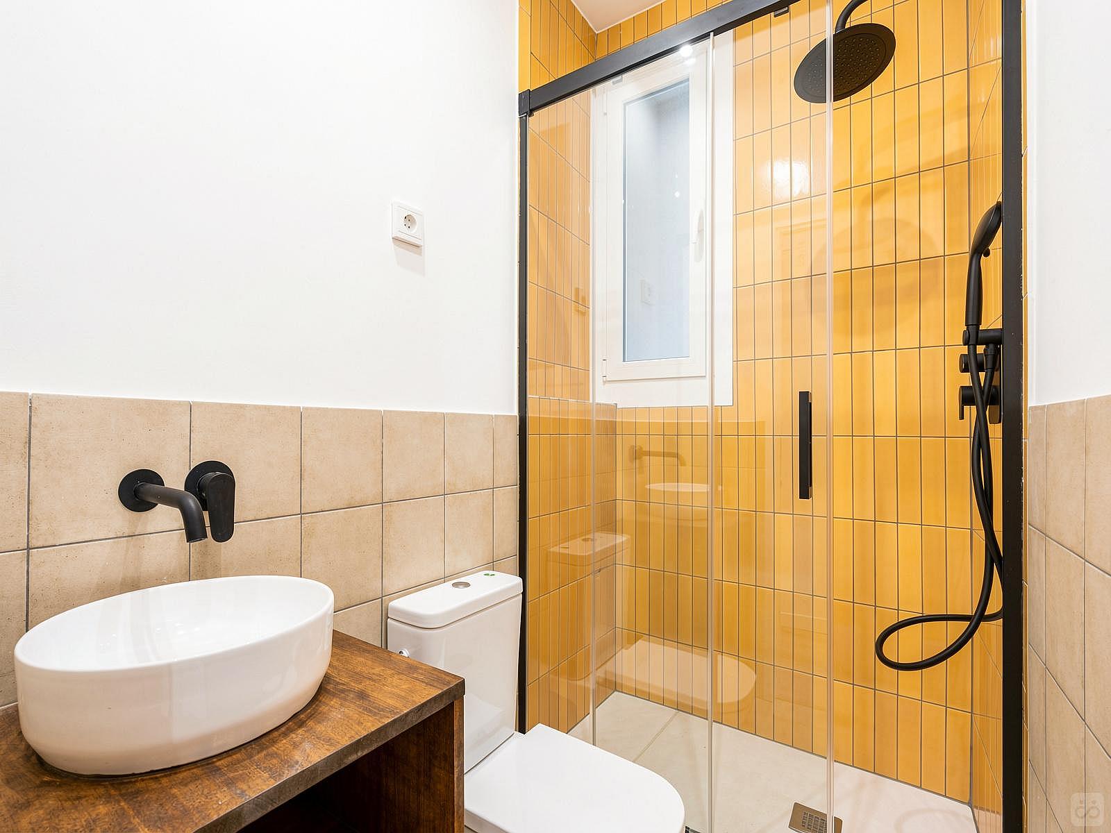  Double Ensuite Bedroom With Gallery 1C  -  Modern Coliving Community with Private Suites in Vibrant Eixample  - Gallery -  70