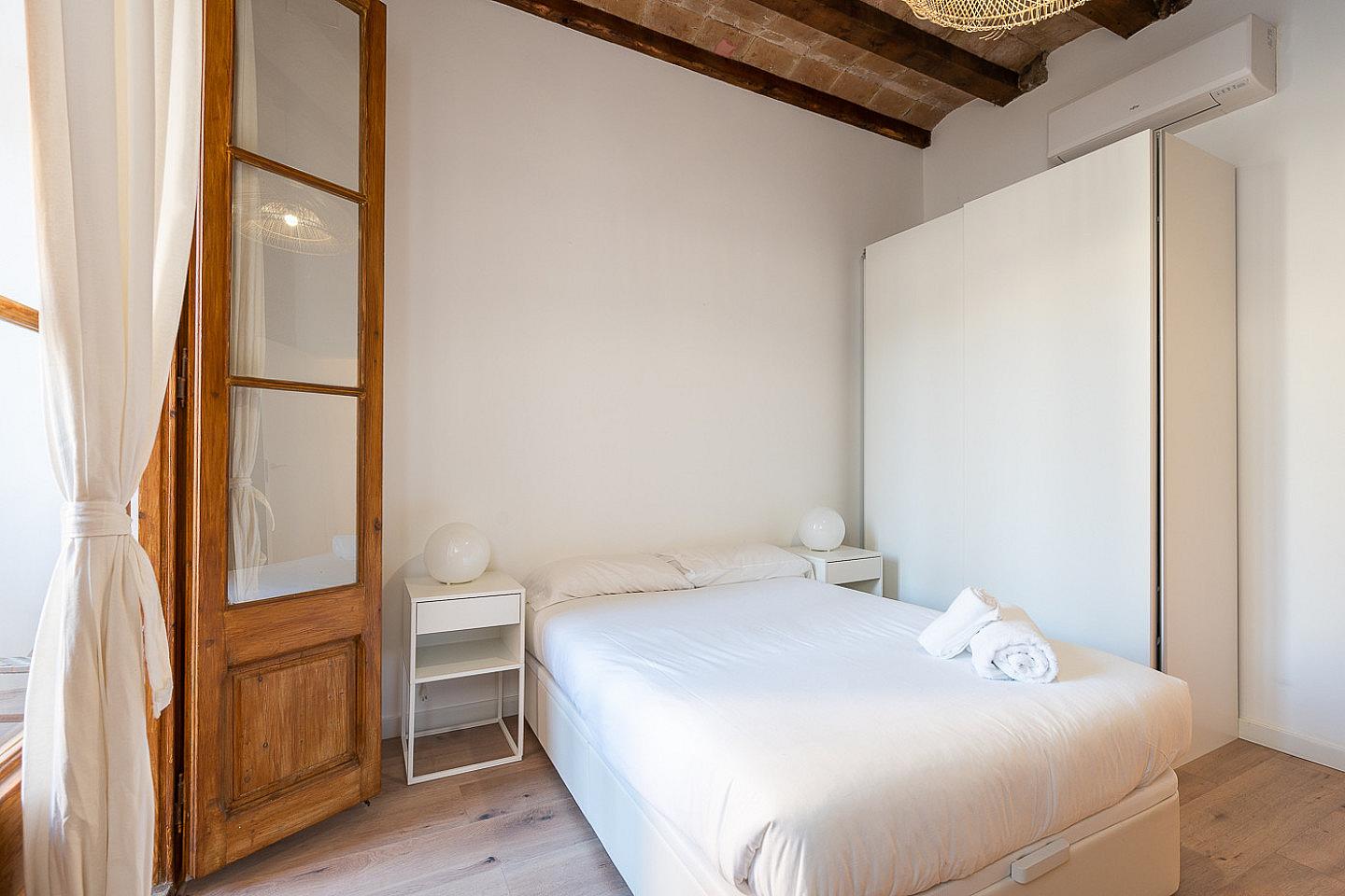  Double Ensuite Bedroom With Gallery 1C  -  Modern Coliving Community with Private Suites in Vibrant Eixample  - Gallery -  43