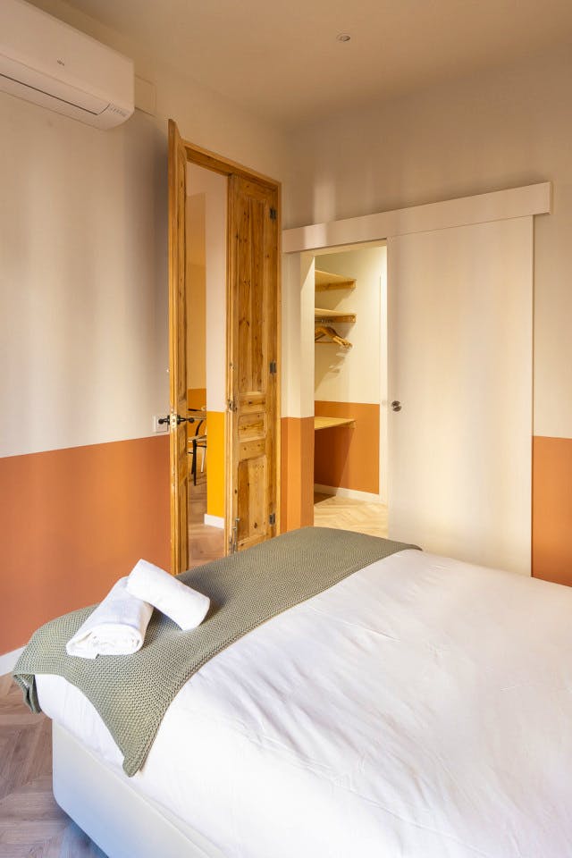  Double Ensuite Bedroom With Balcony 2A  -  Modern Coliving Community with Private Suites in Vibrant Eixample  - Gallery -  17