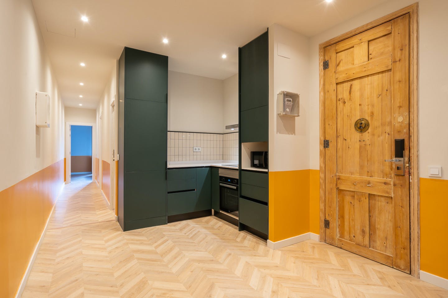  Double Ensuite Bedroom With Balcony 2A  -  Modern Coliving Community with Private Suites in Vibrant Eixample  - Gallery -  9