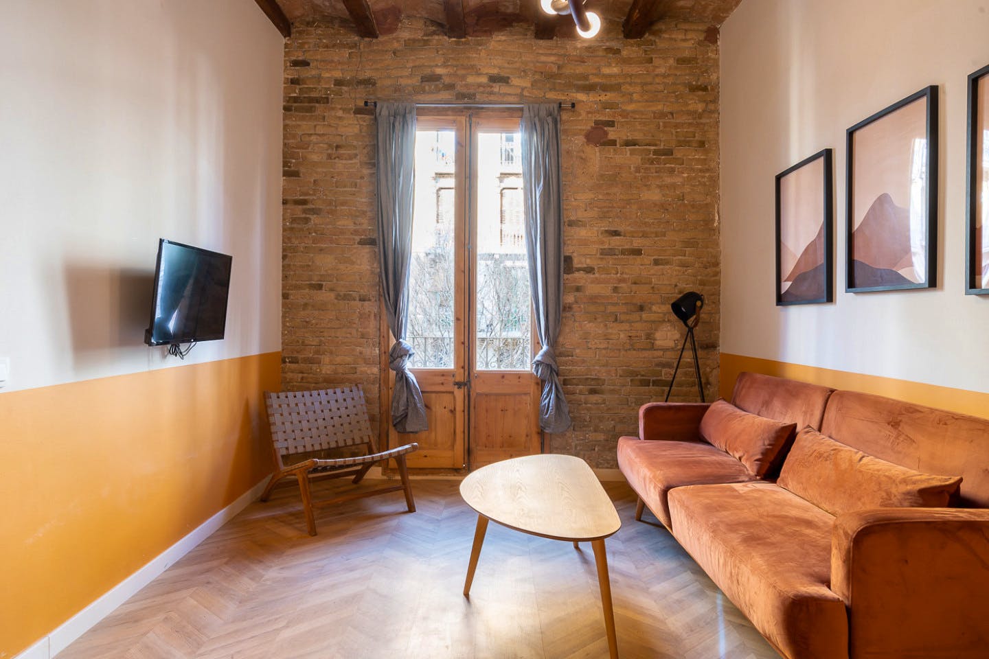  Double Ensuite Bedroom With Balcony 2A  -  Modern Coliving Community with Private Suites in Vibrant Eixample  - Gallery -  24