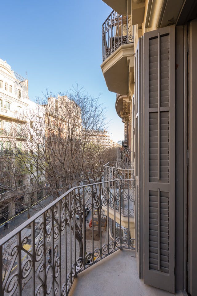  Double Ensuite Bedroom With Balcony 2A  -  Modern Coliving Community with Private Suites in Vibrant Eixample  - Gallery -  8