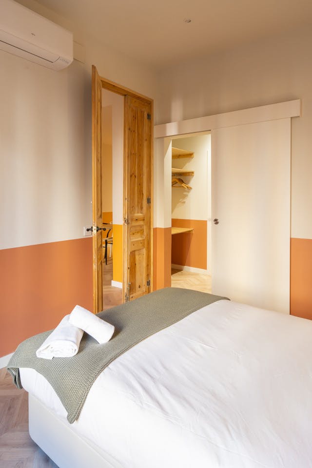  Double Ensuite Bedroom With Balcony 2A  -  Modern Coliving Community with Private Suites in Vibrant Eixample  - Gallery -  4