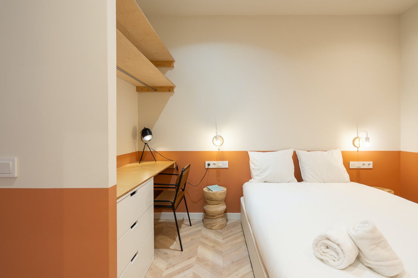  Double Ensuite Bedroom 2B  -  Modern Coliving Community with Private Suites in Vibrant Eixample  - Gallery -  2