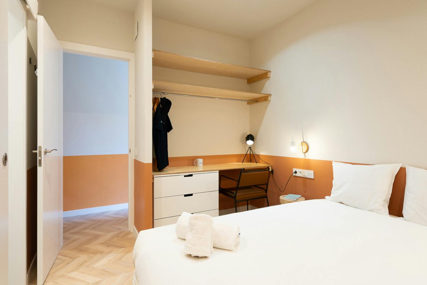  Double Ensuite Bedroom 2B  -  Modern Coliving Community with Private Suites in Vibrant Eixample  - Gallery -  1