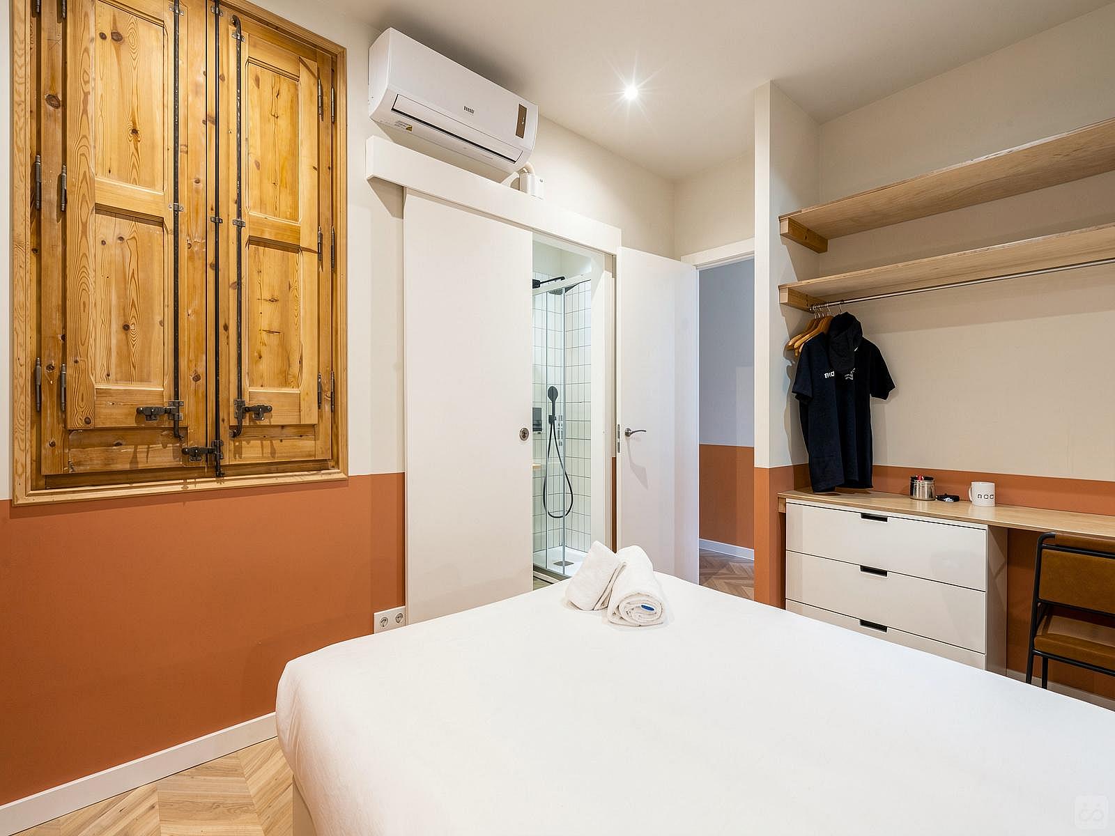  Double Ensuite Bedroom 2B  -  Modern Coliving Community with Private Suites in Vibrant Eixample  - Gallery -  43