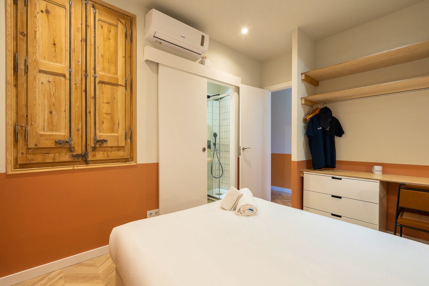  Double Ensuite Bedroom 2B  -  Modern Coliving Community with Private Suites in Vibrant Eixample  - Gallery -  13