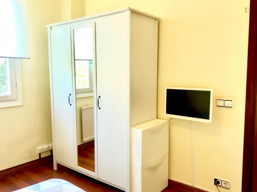Single bedroom in 5-bedroom apartment - Gallery - 46