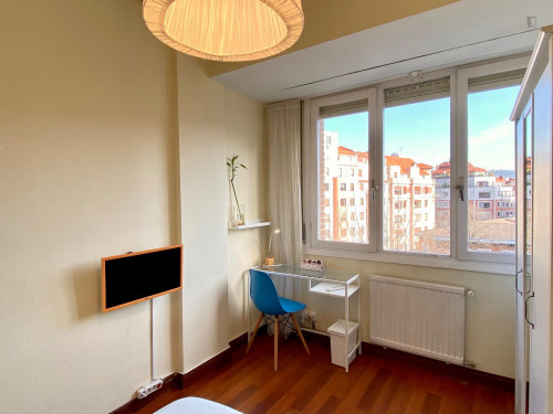 Single bedroom in 6-bedroom apartment - Gallery - 39