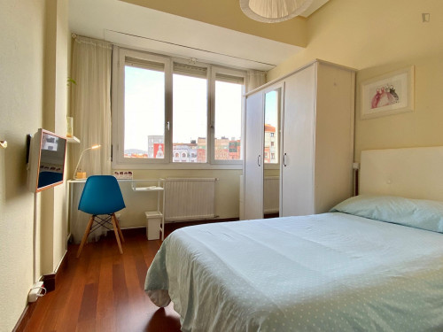Single bedroom in 6-bedroom apartment - Gallery - 57