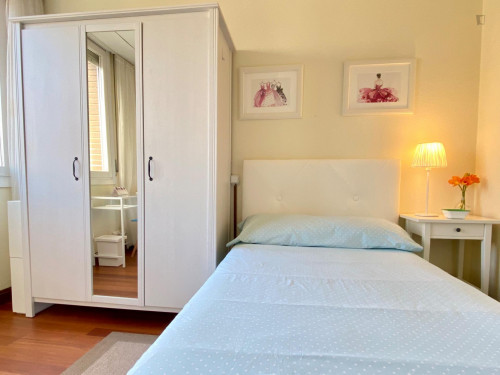 Single bedroom in 6-bedroom apartment - Gallery - 55