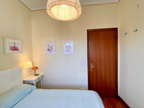 Single bedroom in 6-bedroom apartment - Gallery - 51