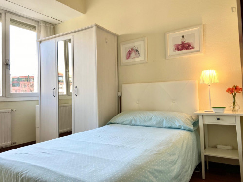 Single bedroom in 6-bedroom apartment - Gallery - 56
