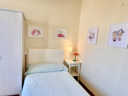 Single bedroom in 6-bedroom apartment - Gallery - 46