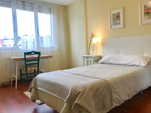 Single bedroom in 7-bedroom apartment - Gallery - 32