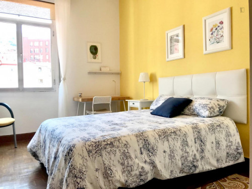 Lovely double bedroom near Puente de La Salve - Gallery - 26