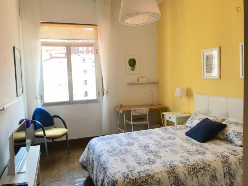 Lovely double bedroom near Puente de La Salve - Gallery - 14