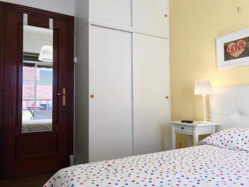 Great double bedroom with a balcony - Gallery - 24