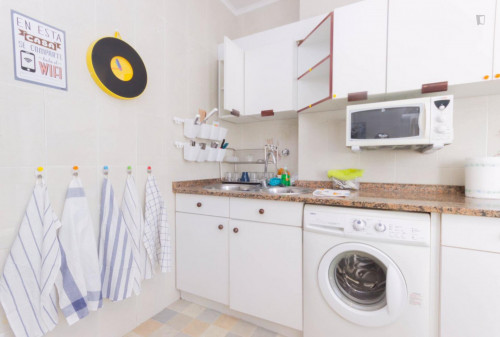 Great double bedroom with a balcony - Gallery - 18