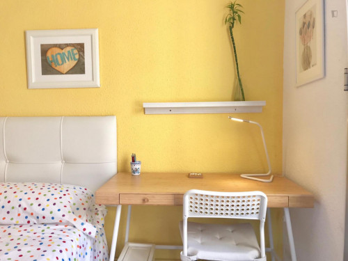 Great double bedroom with a balcony - Gallery - 23